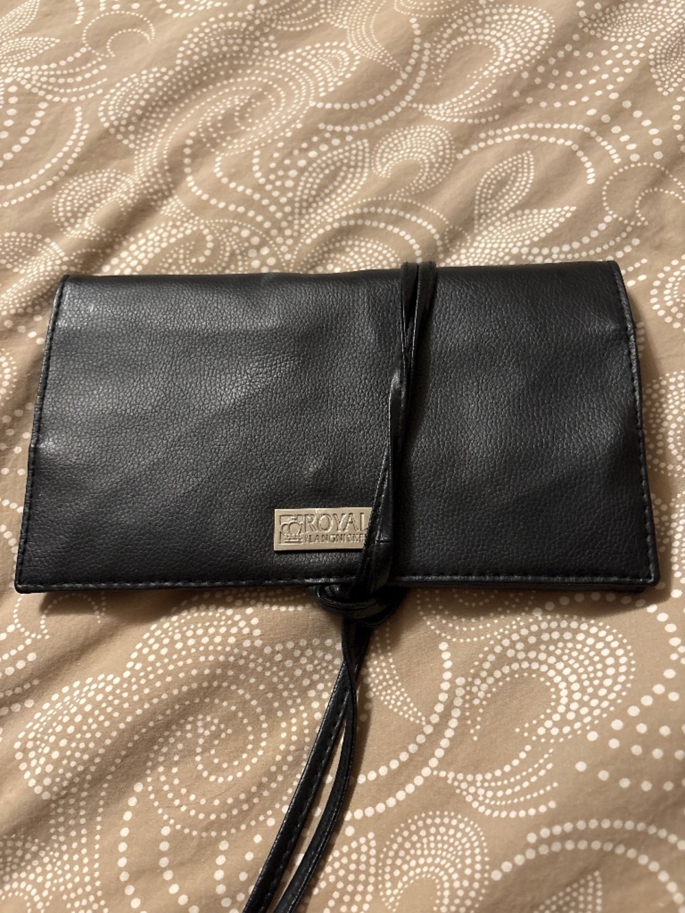 Royal & Langnickel brush holder for travel